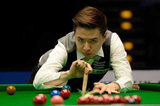 焦点放在卡 焦点放在卡