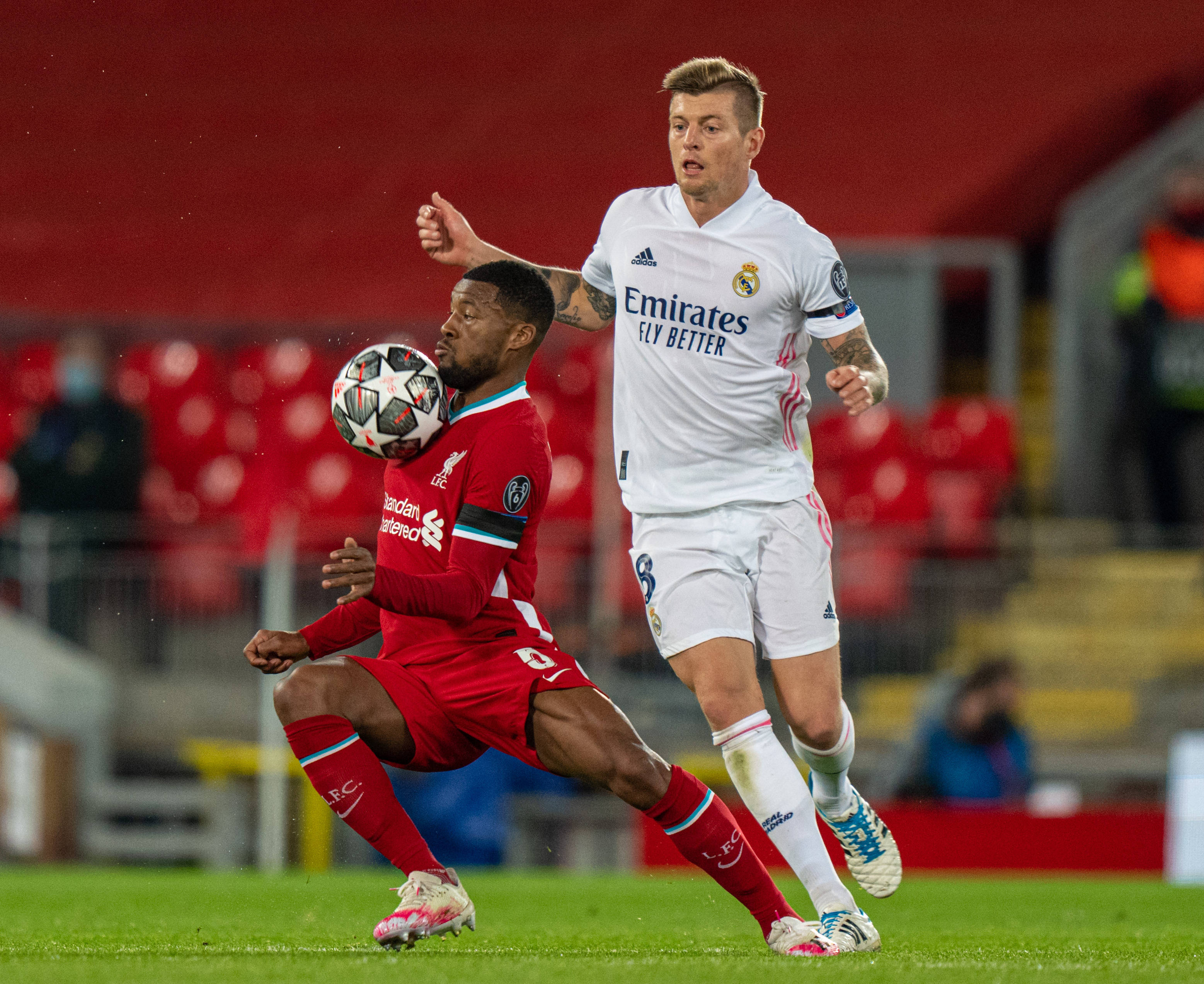 以边路推进 以边路推进